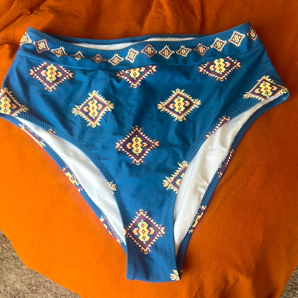 Cupshe bikini bottom size large